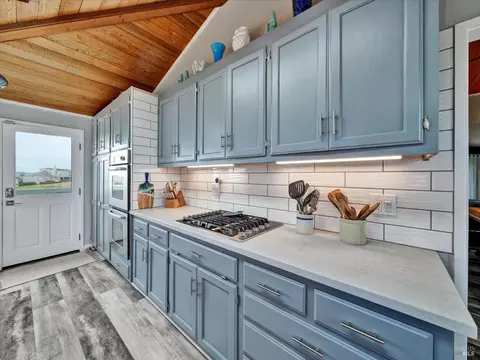 Kitchen - 20730 Heron Dr, Bodega Bay, CA 94923 photo 1 of 6
