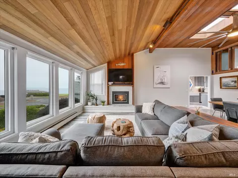 Living - 20730 Heron Dr, Bodega Bay, CA 94923 photo 5 of 6