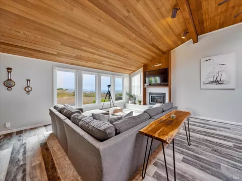 Living - 20730 Heron Dr, Bodega Bay, CA 94923 photo 1 of 6