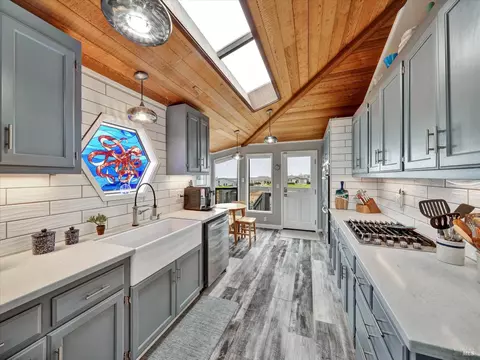 Kitchen - 20730 Heron Dr, Bodega Bay, CA 94923 photo 6 of 6