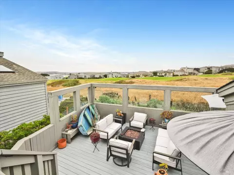Exterior - 20730 Heron Dr, Bodega Bay, CA 94923 photo 10 of 12