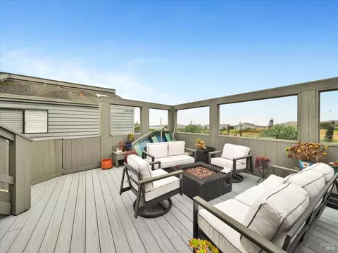 Exterior - 20730 Heron Dr, Bodega Bay, CA 94923 photo 6 of 12