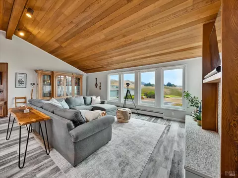 Living - 20730 Heron Dr, Bodega Bay, CA 94923 photo 2 of 6