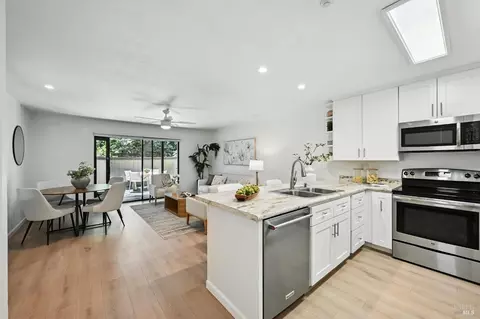 44 Creek Ct, Cotati, CA 94931