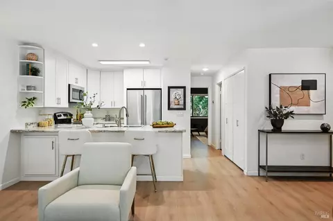 Kitchen - 44 Creek Ct, Cotati, CA 94931 photo 2 of 5