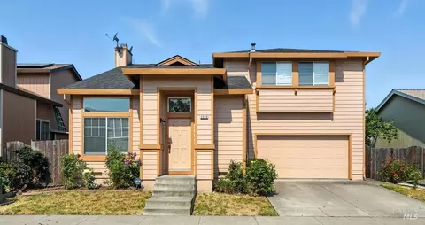 2335 Turquoise Way, Santa Rosa, CA 95404