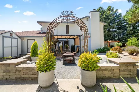 Exterior - 124 Hydrangea Ct, Vallejo, CA 94591 photo 7 of 15