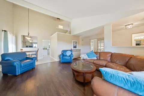 Living - 124 Hydrangea Ct, Vallejo, CA 94591 photo 2 of 4