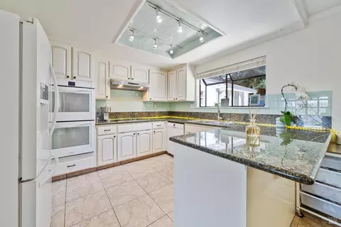Kitchen - 124 Hydrangea Ct, Vallejo, CA 94591 photo 1 of 3