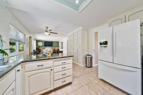 Kitchen - 124 Hydrangea Ct, Vallejo, CA 94591 photo 3 of 3