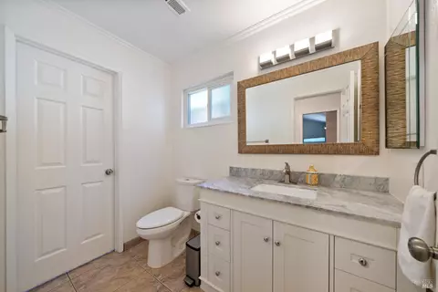 Bath - 124 Hydrangea Ct, Vallejo, CA 94591 photo 1 of 4