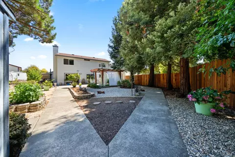 Exterior - 124 Hydrangea Ct, Vallejo, CA 94591 photo 13 of 15