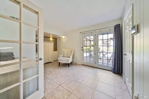 Entry Way - 124 Hydrangea Ct, Vallejo, CA 94591 photo 1 of 3