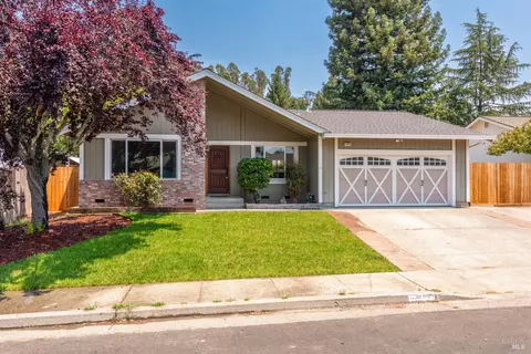 5330 Arnica Way, Santa Rosa, CA 95403