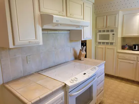 Kitchen - 1607 Vervais Ave, Vallejo, CA 94591 photo 1 of 4