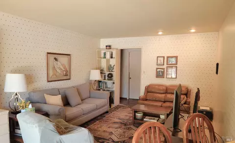 Living - 1607 Vervais Ave, Vallejo, CA 94591 photo 5 of 6