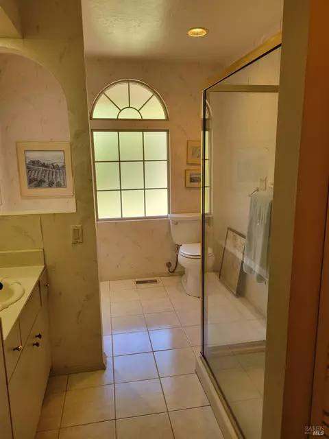 Bath - 1607 Vervais Ave, Vallejo, CA 94591 photo 1 of 8