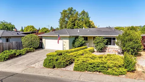 937 Manor Dr, Sonoma, CA 95476