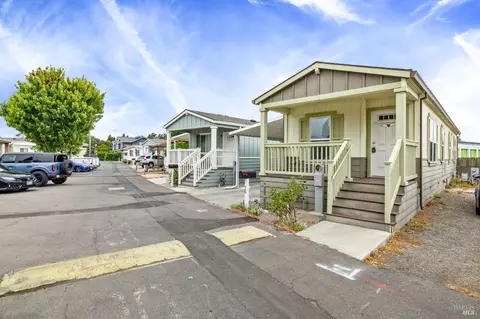 70 Romani Ct, Santa Rosa, CA 95407