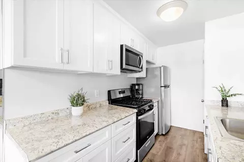 1967 Southwood Dr #2, Vacaville, CA 95687