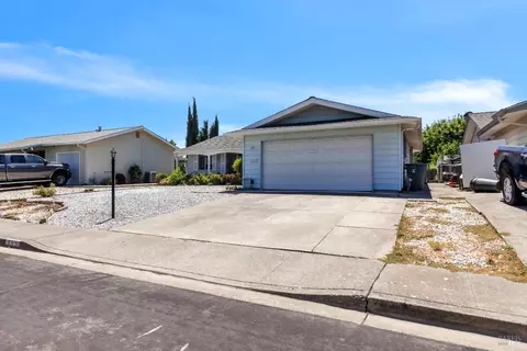 159 Isle Royale Cir, Vacaville, CA 95687