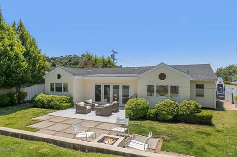 22 Venus Ct, Tiburon, CA 94920