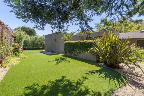 Exterior - 17 Juno Rd, Tiburon, CA 94920 photo 5 of 7
