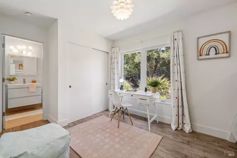 Bedroom - 17 Juno Rd, Tiburon, CA 94920 photo 2 of 2