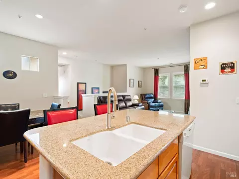 Kitchen - 165 Stonegate Cir #E, Cloverdale, CA 95425 photo 2 of 2