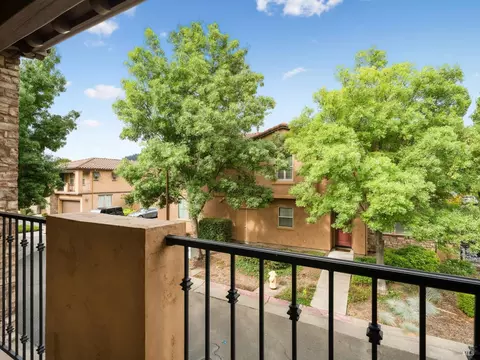Exterior - 165 Stonegate Cir #E, Cloverdale, CA 95425 photo 2 of 3