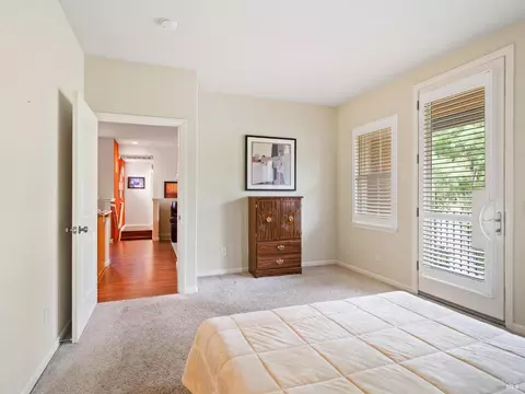 Bedroom - 165 Stonegate Cir #E, Cloverdale, CA 95425 photo 2 of 5