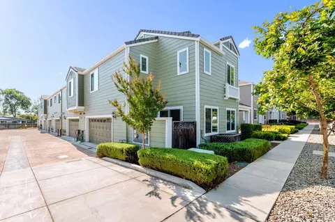 Exterior - 2152 Eva St, Napa, CA 94559 photo 4 of 7