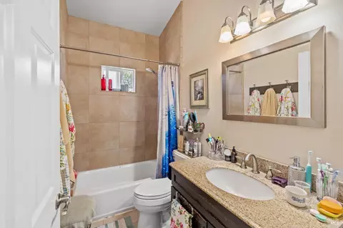 Bath - 228-234 Mariposa Dr, Angwin, CA 94508 photo 1 of 2