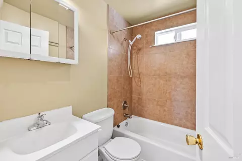 Bath - 228-234 Mariposa Dr, Angwin, CA 94508 photo 2 of 2