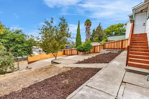 Exterior - 544 Napa Ave, Rodeo, CA 94572 photo 5 of 6