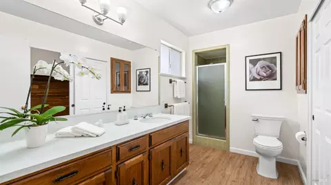 Bath - 782 Clausing Ave, Novato, CA 94945 photo 1 of 2