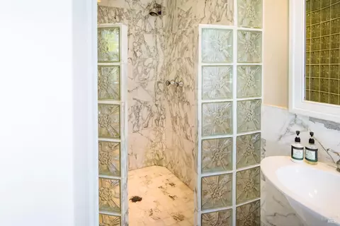 Bath - 365 Ely Rd N, Petaluma, CA 94954 photo 6 of 8