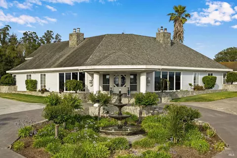 Exterior - 365 Ely Rd N, Petaluma, CA 94954 photo 2 of 23