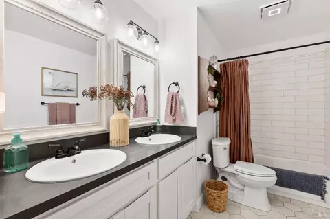 Bath - 243 Cedar St, Vacaville, CA 95688 photo 1 of 4