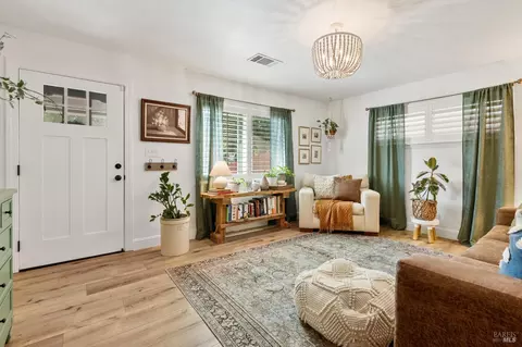 Entry Way - 243 Cedar St, Vacaville, CA 95688 photo 1 of 1