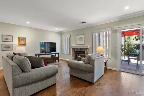Living - 1774 Devonshire Dr, Benicia, CA 94510 photo 3 of 3