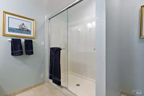 Bath - 1774 Devonshire Dr, Benicia, CA 94510 photo 3 of 3