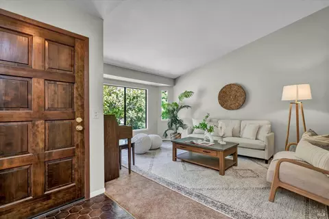 Entry Way - 175 Vine Dr, Cloverdale, CA 95425 photo 1 of 2