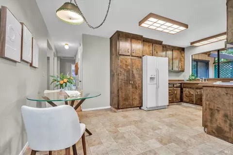 Entry Way - 175 Vine Dr, Cloverdale, CA 95425 photo 2 of 2