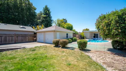 Exterior - 114 Edith St, Petaluma, CA 94952 photo 8 of 8