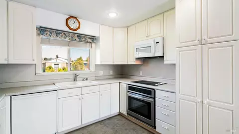 Kitchen - 114 Edith St, Petaluma, CA 94952 photo 2 of 2