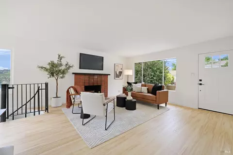 26 Wallace Ct, Petaluma, CA 94952