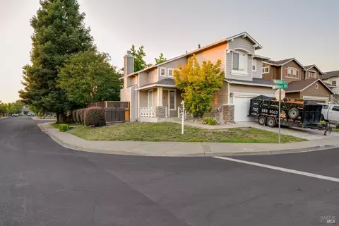 1220 Marque Dr, Rohnert Park, CA 94928