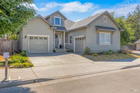 301 Hansbery Way, Santa Rosa, CA 95409