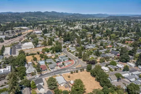 View/Area - 87 Front St, Healdsburg, CA 95448 photo 3 of 5